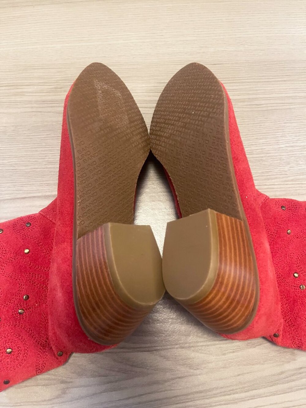 Bandolino Xerissa Red Suede Studded Western Ankle Boots Size 7M - Picture 3 of 16